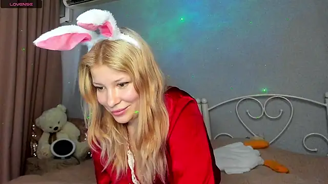 Snapshot of Leila_purr18 chatting on 12-13-24, 09:24 Leila purr18 online show from 12-13-24, 09:24