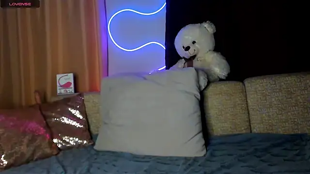 Snapshot of Leila_purr18 chatting on 01-26-25, 01:20 Leila purr18 online show from 01-26-25, 01:20