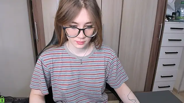 PureHeartt  online show from 12-17-24, 08:34