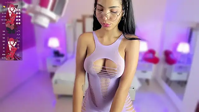 lauramartin1 online show from 03-08-25, 12:55