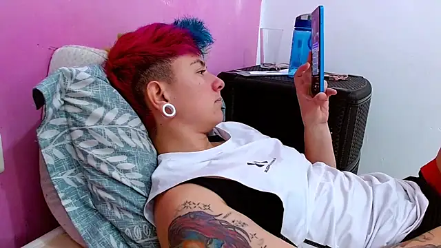 tomboyblue online show from 09-30-25, 05:29