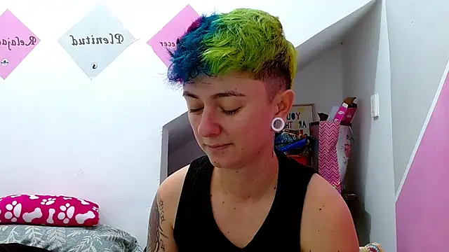 tomboyblue online show from 10-09-25, 04:38