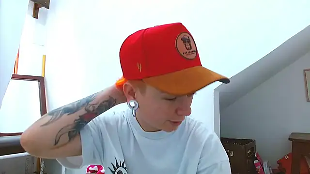 tomboyblue online show from 12-21-25, 03:08