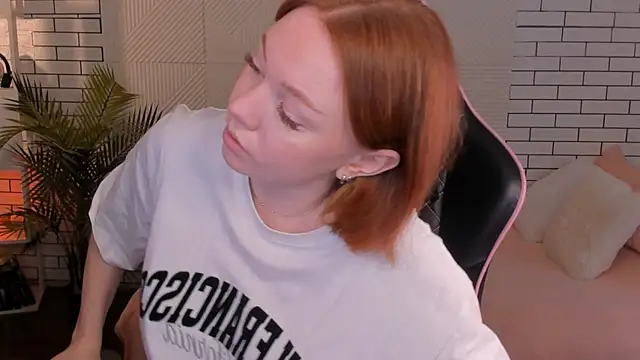 foxyMistrees online show from 12-12-24, 03:10