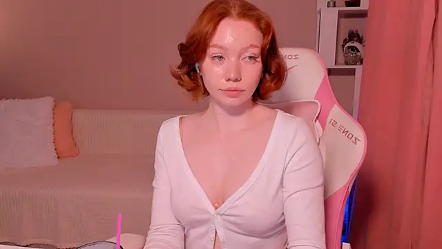 foxyMistrees online show from 12-25-24, 03:29