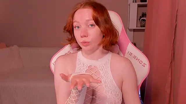 foxyMistrees online show from 12-29-24, 04:05