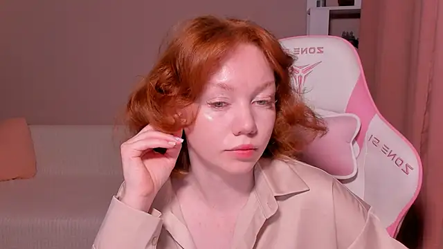 foxyMistrees online show from 01-26-25, 12:05