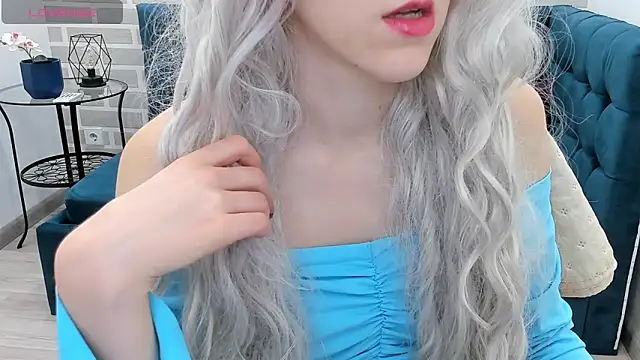 VanillaKelly online show from 11-13-25, 01:04