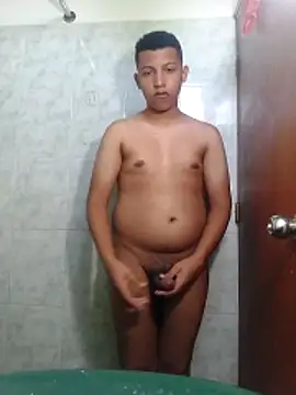 Fuenmayor40 online show from 12-18-25, 04:57