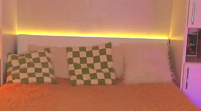 Leaaaaaaaaa online show from 02-13-25, 05:33