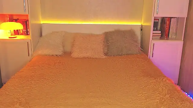 Leaaaaaaaaa online show from 03-27-26, 06:07