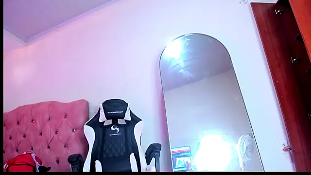 Snapshot of kathy-steven chatting on 01-09-26, 08:32 kathy-steven online show from 01-09-26, 08:32