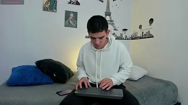 Snapshot of Ares_Johnson chatting on 12-14-24, 09:13 Ares Johnson online show from 12-14-24, 09:13