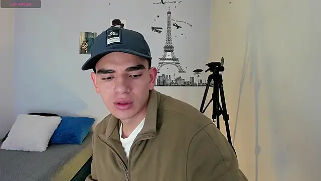 Snapshot of Ares_Johnson chatting on 12-27-24, 12:18 Ares Johnson online show from 12-27-24, 12:18