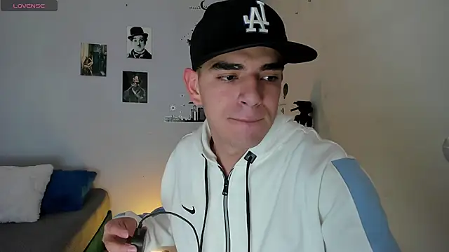 Snapshot of Ares_Johnson chatting on 12-27-24, 06:20 Ares Johnson online show from 12-27-24, 06:20