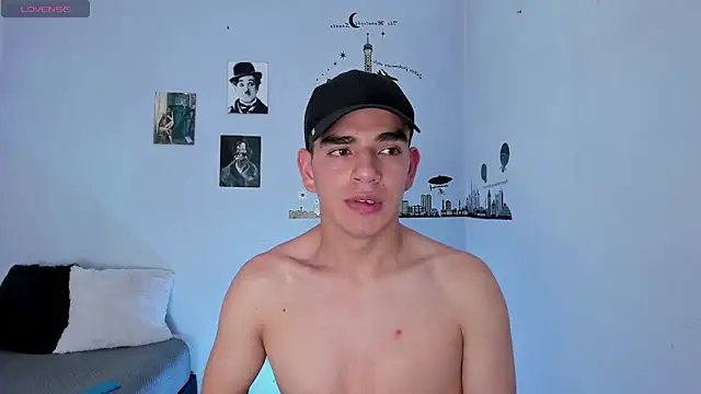 Snapshot of Ares_Johnson chatting on 01-01-25, 01:04 Ares Johnson online show from 01-01-25, 01:04