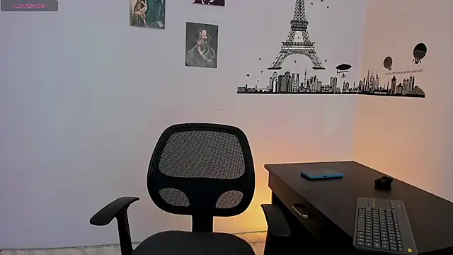 Snapshot of Ares_Johnson chatting on 01-16-25, 02:08 Ares Johnson online show from 01-16-25, 02:08