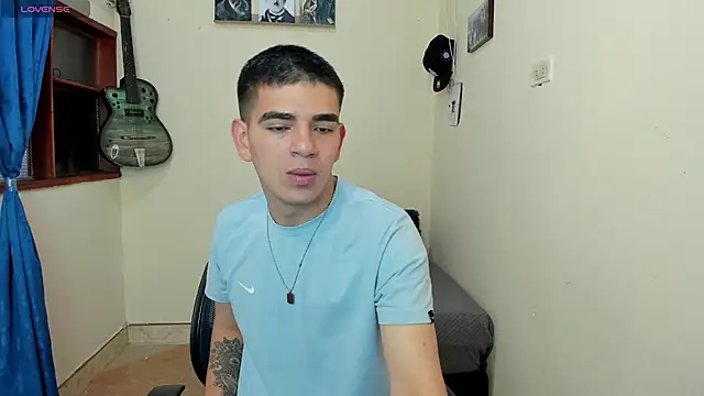 Snapshot of Ares_Johnson chatting on 02-01-25, 03:07 Ares Johnson online show from 02-01-25, 03:07