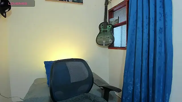 Snapshot of Ares_Johnson chatting on 02-06-25, 05:51 Ares Johnson online show from 02-06-25, 05:51