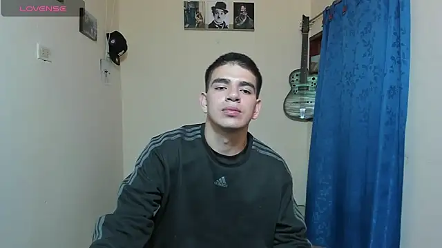 Snapshot of Ares_Johnson chatting on 02-08-25, 04:25 Ares Johnson online show from 02-08-25, 04:25