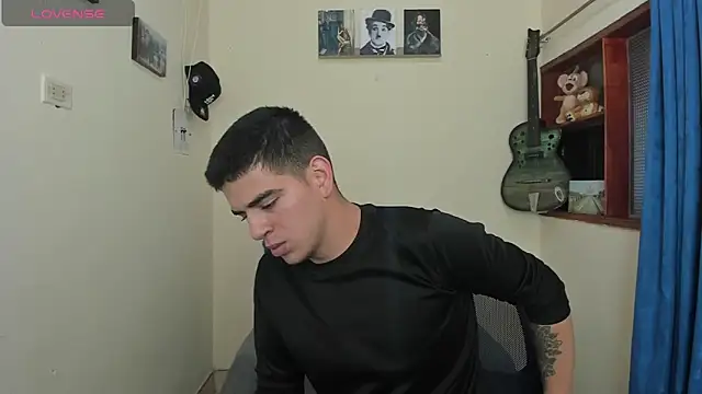 Snapshot of Ares_Johnson chatting on 02-09-25, 10:21 Ares Johnson online show from 02-09-25, 10:21