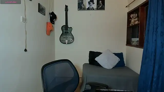 Snapshot of Ares_Johnson chatting on 02-14-25, 12:09 Ares Johnson online show from 02-14-25, 12:09