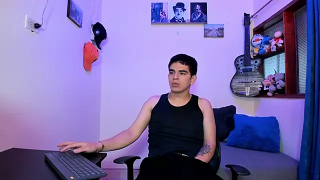 Snapshot of Ares_Johnson chatting on 02-24-25, 12:59 Ares Johnson online show from 02-24-25, 12:59