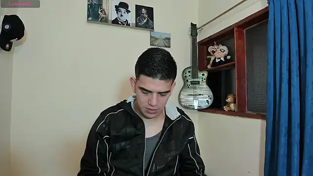 Snapshot of Ares_Johnson chatting on 03-04-25, 12:33 Ares Johnson online show from 03-04-25, 12:33