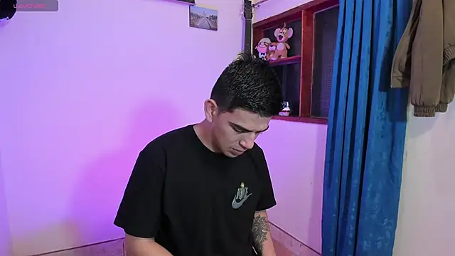 Snapshot of Ares_Johnson chatting on 03-14-25, 11:56 Ares Johnson online show from 03-14-25, 11:56