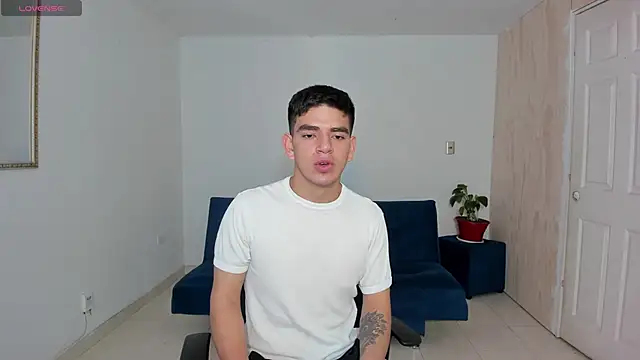 Snapshot of Ares_Johnson chatting on 09-11-25, 12:49 Ares Johnson online show from 09-11-25, 12:49