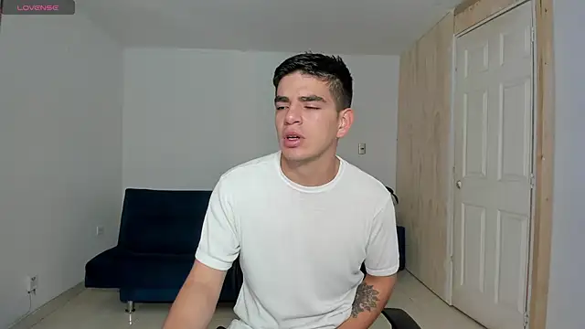 Snapshot of Ares_Johnson chatting on 09-15-25, 12:16 Ares Johnson online show from 09-15-25, 12:16