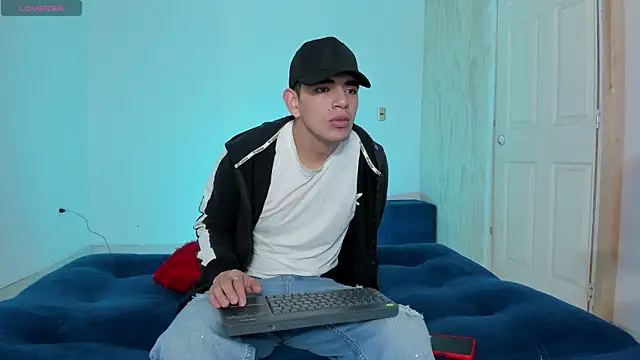 Snapshot of Ares_Johnson chatting on 09-24-25, 01:36 Ares Johnson online show from 09-24-25, 01:36