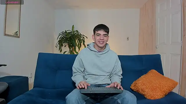 Snapshot of Ares_Johnson chatting on 10-06-25, 12:02 Ares Johnson online show from 10-06-25, 12:02