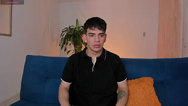 Snapshot of Ares_Johnson chatting on 10-08-25, 10:46 Ares Johnson online show from 10-08-25, 10:46