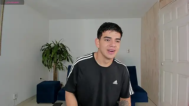 Snapshot of Ares_Johnson chatting on 10-13-25, 12:16 Ares Johnson online show from 10-13-25, 12:16