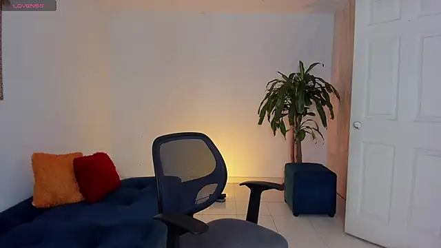 Snapshot of Ares_Johnson chatting on 10-28-25, 01:25 Ares Johnson online show from 10-28-25, 01:25