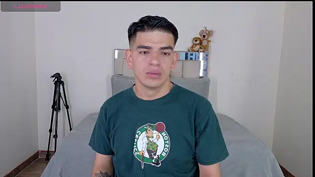 Ares Johnson online show from 06-15-26, 02:08