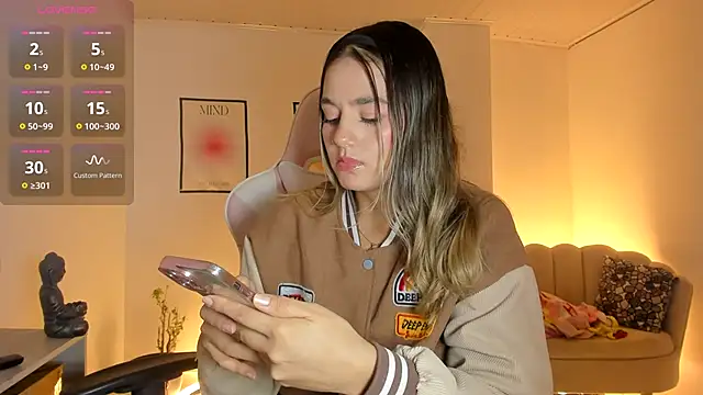 LittleSofia  online show from 12-18-25, 03:12