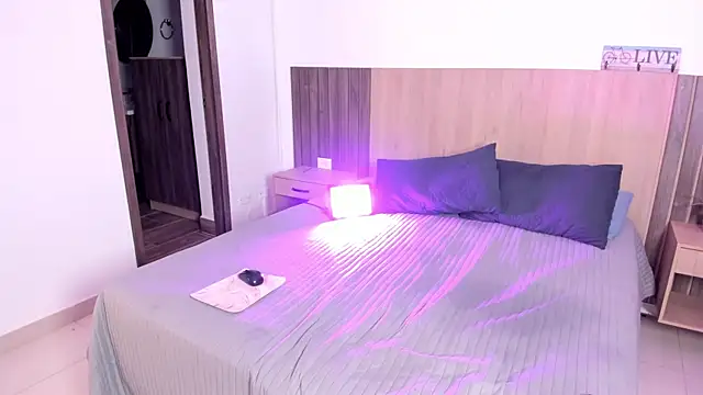 rebeca cortez  online show from 12-19-25, 08:49