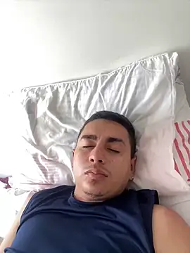 Snapshot of DanielGomez9 chatting on 01-26-25, 08:34 DanielGomez9 online show from 01-26-25, 08:34