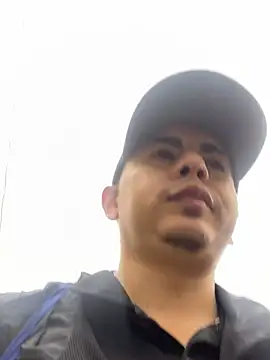 Snapshot of DanielGomez9 chatting on 02-06-25, 10:10 DanielGomez9 online show from 02-06-25, 10:10