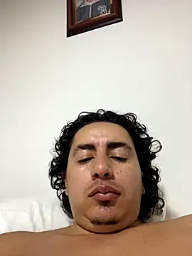 Snapshot of DanielGomez9 chatting on 11-03-25, 02:24 DanielGomez9 online show from 11-03-25, 02:24