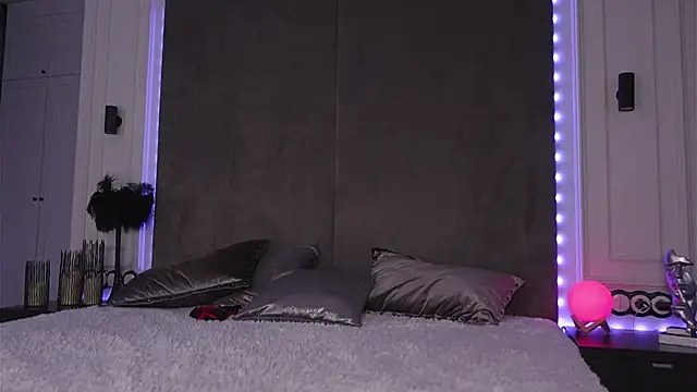 Snapshot of mila_blvck chatting on 02-05-25, 11:12 mila blvck online show from 02-05-25, 11:12