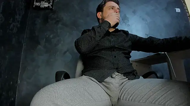 Snapshot of Master_Mark_Wayne chatting on 02-17-26, 01:18 Master Mark Wayne online show from 02-17-26, 01:18