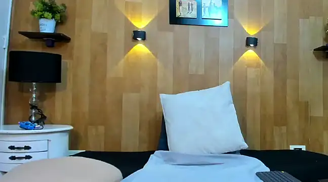 marianaa90 online show from 01-11-25, 03:42