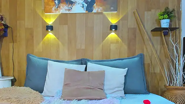 marianaa90 online show from 03-24-26, 04:23