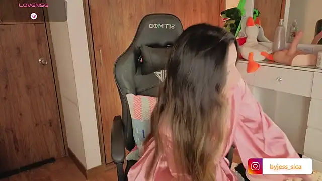 Snapshot of jessy__01 chatting on 03-17-26, 02:05 jessy 01 online show from 03-17-26, 02:05