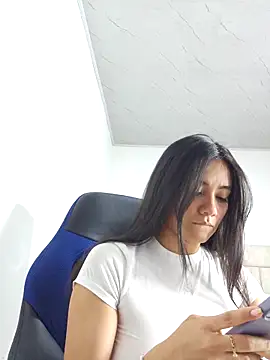 Snapshot of anny_vittar chatting on 02-27-26, 04:56 anny vittar online show from 02-27-26, 04:56