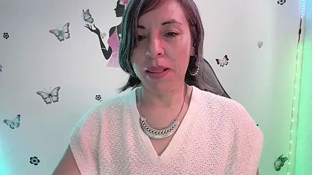 Lady breaks hearts online show from 03-06-26, 12:56