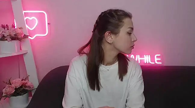 MilanaAngelAs online show from 01-28-25, 05:43